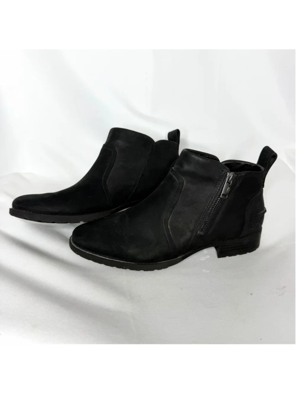 Women's UGG Black Waterproof Leather Ankle Boots Size 8